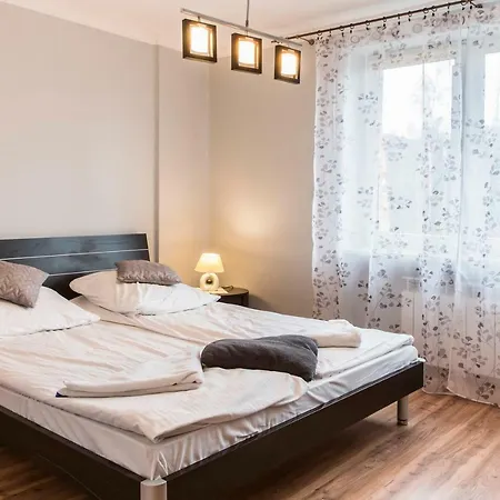 Apartament Rubinowy *
